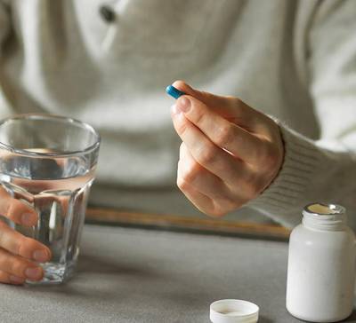 Quais são os riscos da automedicação contra dor de cabeça?