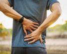 Dor nas costas: o que pode ser e por que ela acontece?