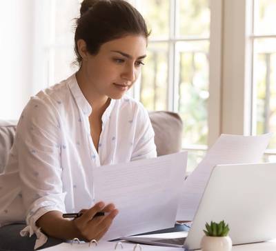 Prestador de serviços: o que é e diferenças vs contratado