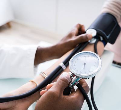 Sintomas de pressão alta? Entenda o que é a hipertensão