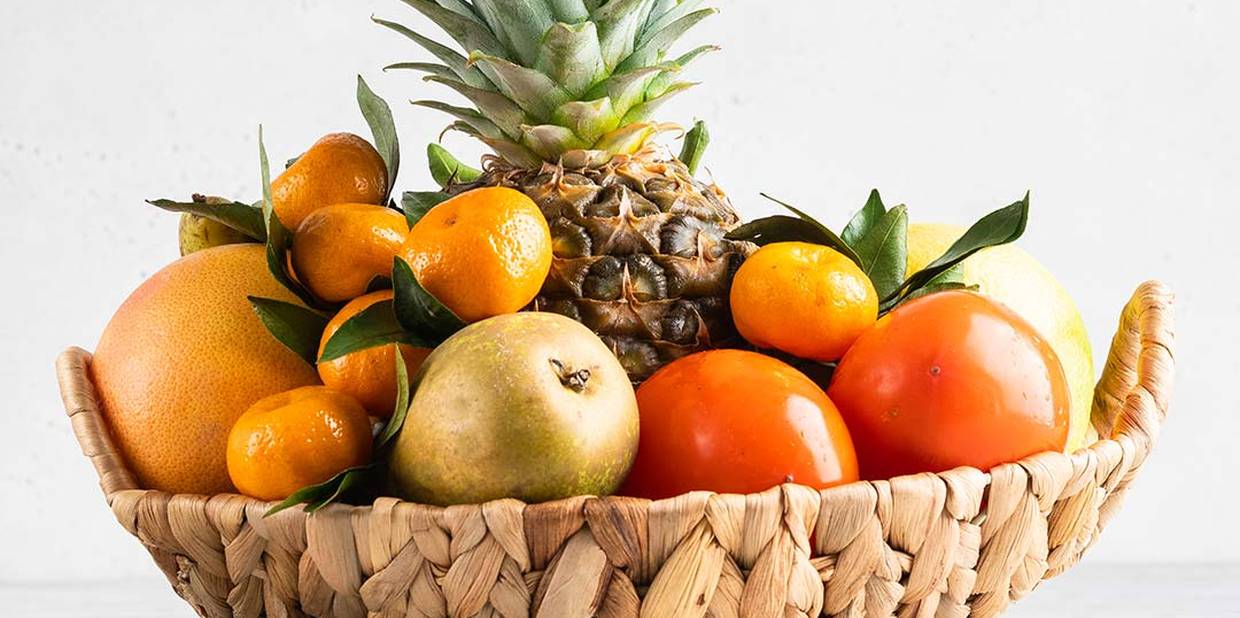 Fruteira com frutas