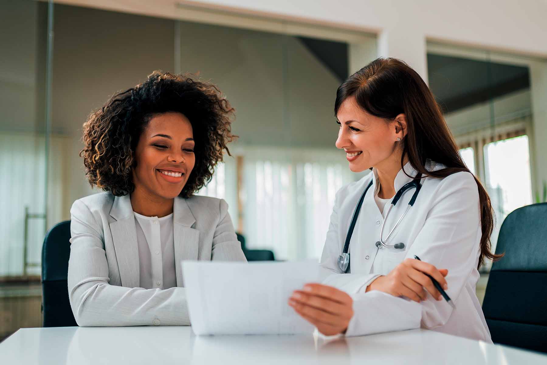 Diferença entre convênio médico e plano de saúde: qual escolher para a sua empresa?