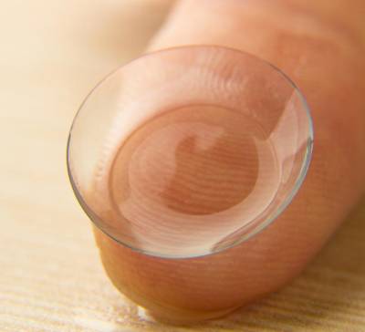 Cuidados com as lentes de contato: ‘ouça’ seus olhos