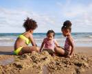Brincadeiras para crianças na praia: veja 5 ideias
