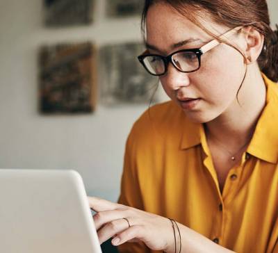 O que são e quais os tipos de relações de trabalho? Entenda